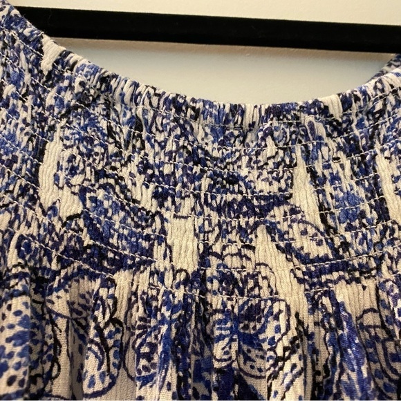 Bobeau top, size Large. Navy blue and white. Off shoulder or on ,full … - Picture 3 of 7